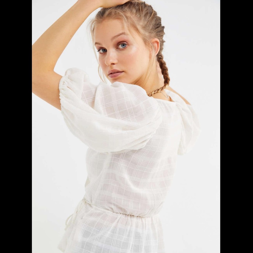 NWOT UO Urban Outfitters puff sleeve wrap top